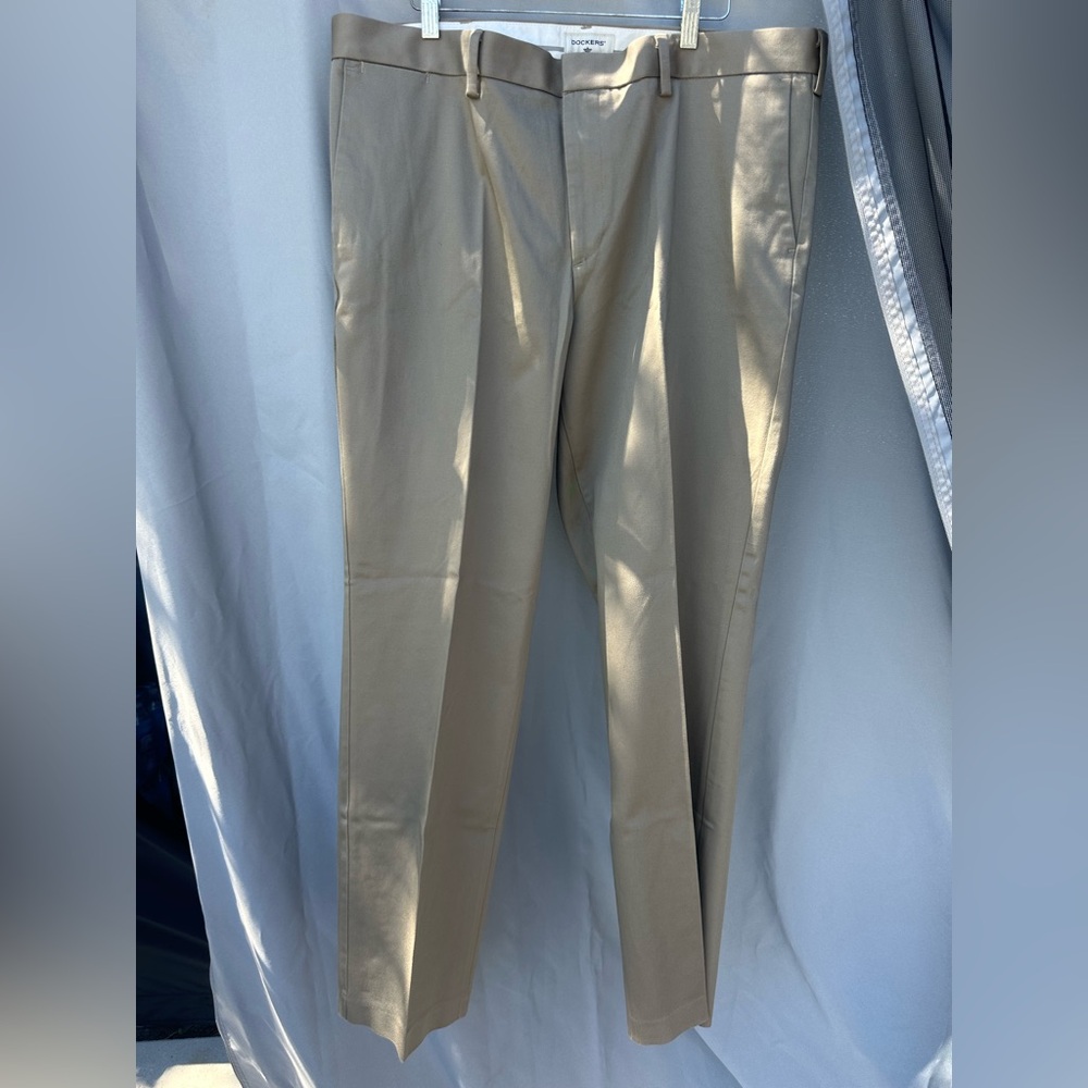 Dockers Straight Fit Khaki Dress Pants Size W40 L34